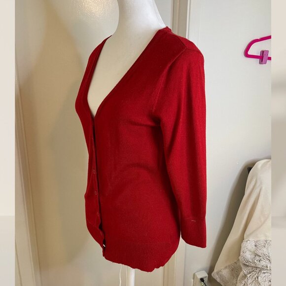 ❤️ Classic Red V-Neck Button-Up Cardigan - Size L - Picture 5 of 7
